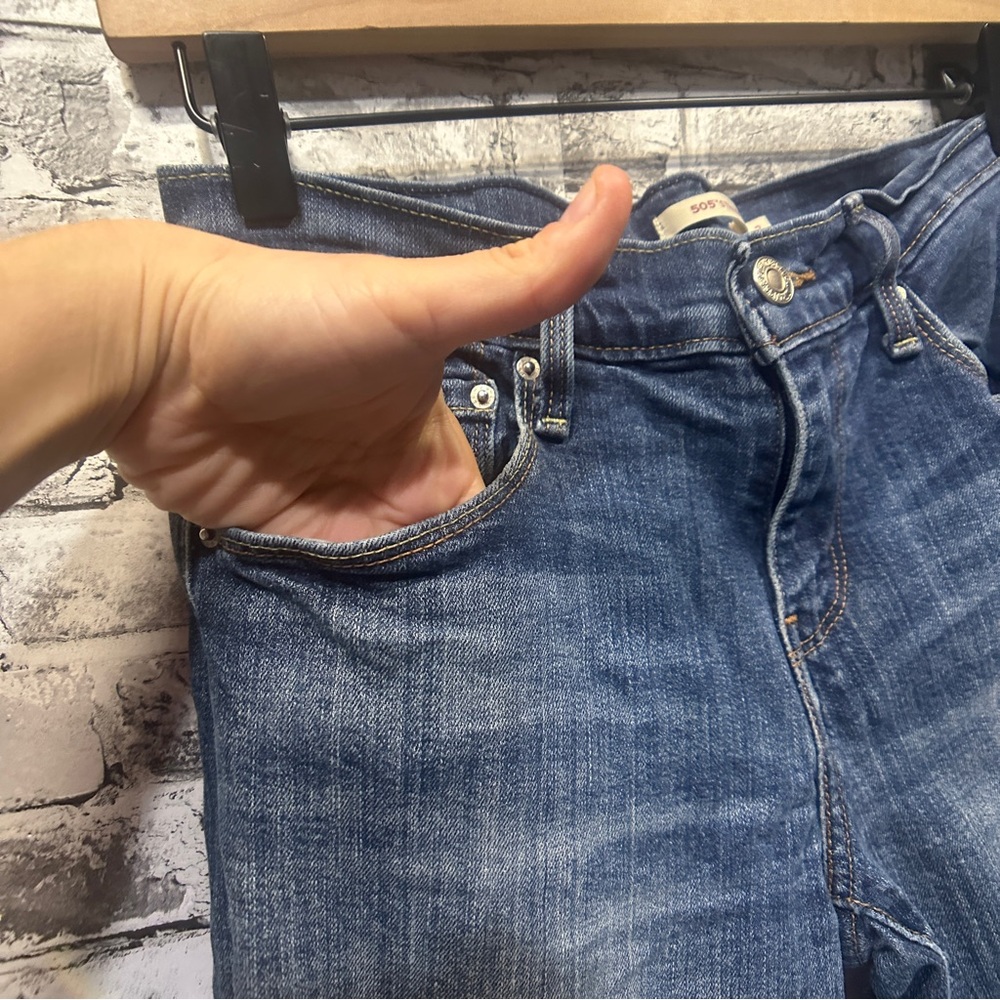 EUC Levi's Women's 505 Straight Leg Blue Jeans size 2 - Picture 4 of 16